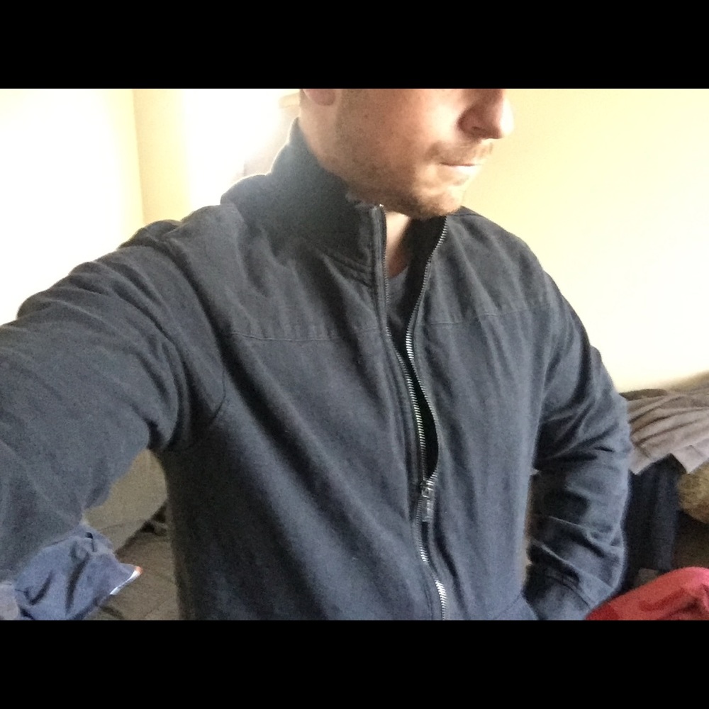 Structure Medium Black Zip-up